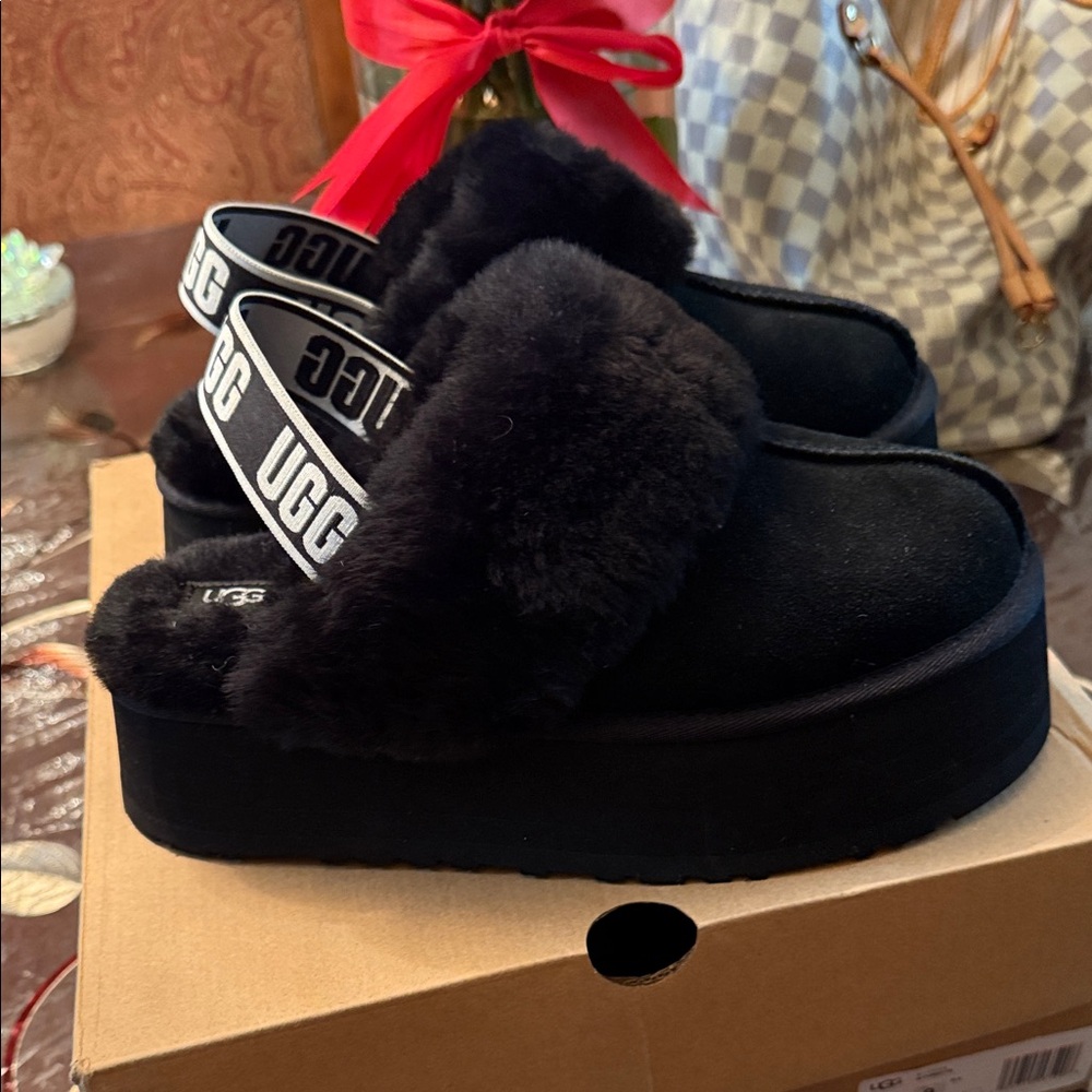 UGG Women's Black Fluffy Platform Mules New With Box Size 9